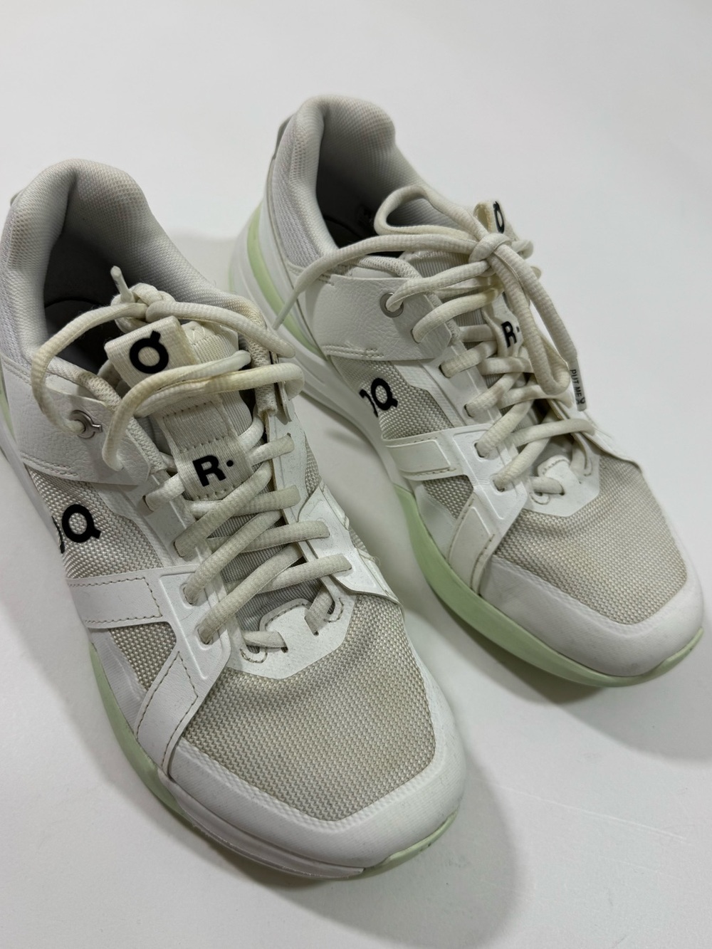 ON Cloud Roger ClubHouse Pro Shoes